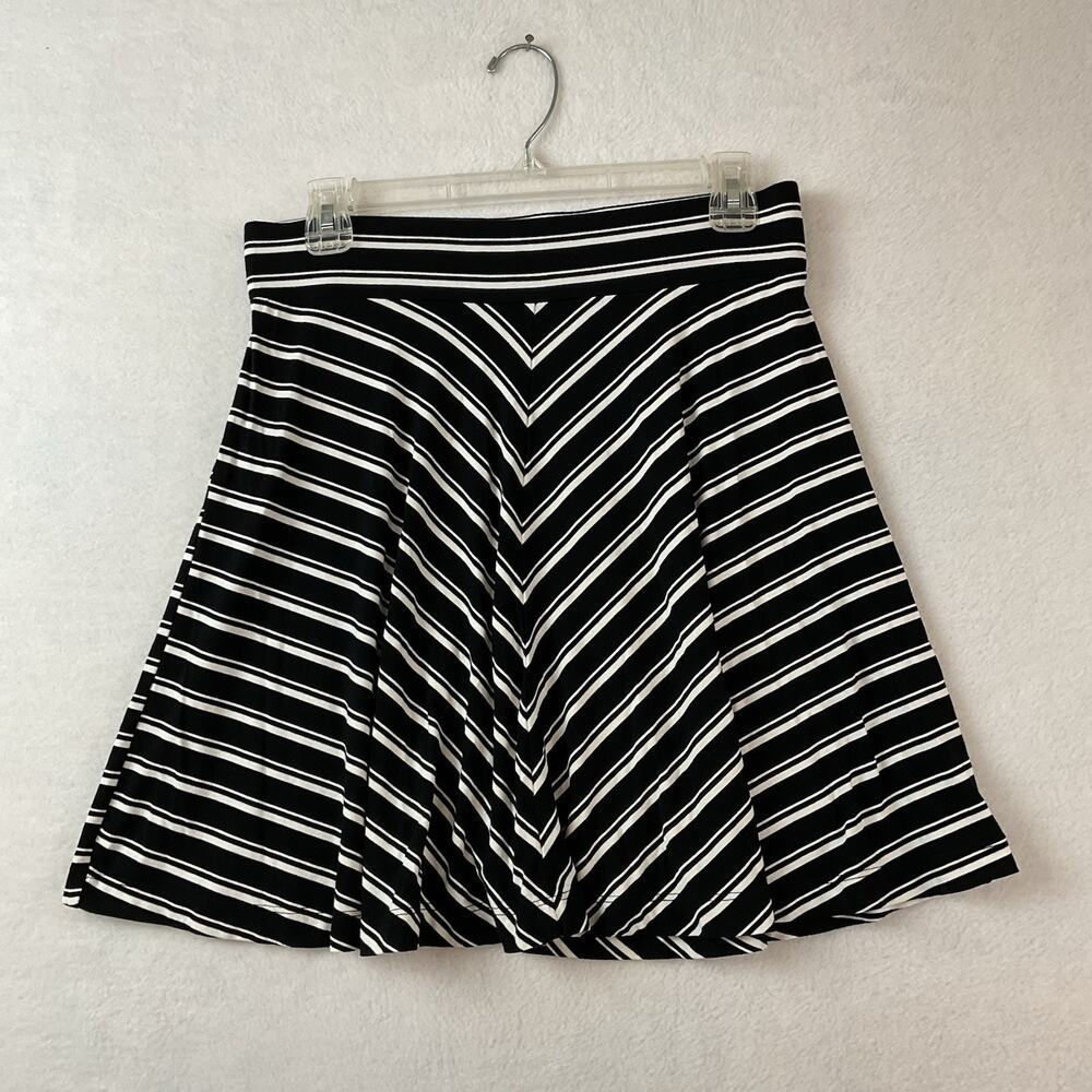 Loft Skirt Womens Small Petite SP Black White Stripe Knit Skater Flare Casual‎